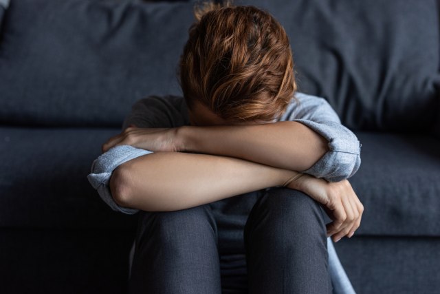 Zašto žene više pate od depresije nego muškarci?